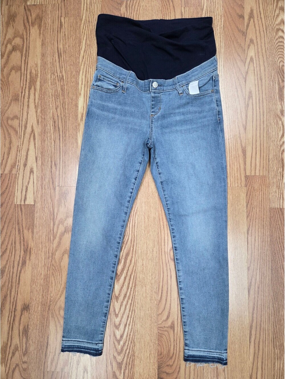 NWOT Gap Light Blue Denim Maternity Jeans.  Size 29/8S